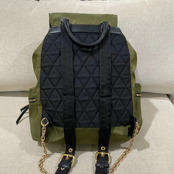 Backpack - Picture 4 of 10